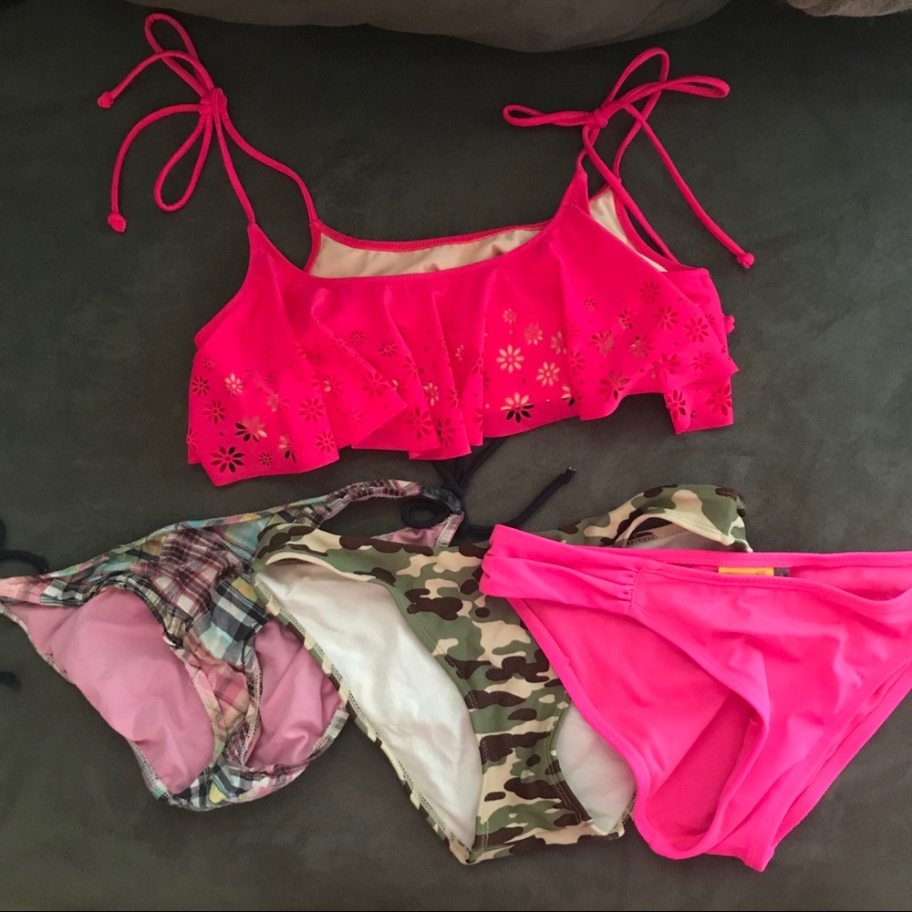 Swimsuit bundle 3 bottoms and a top.